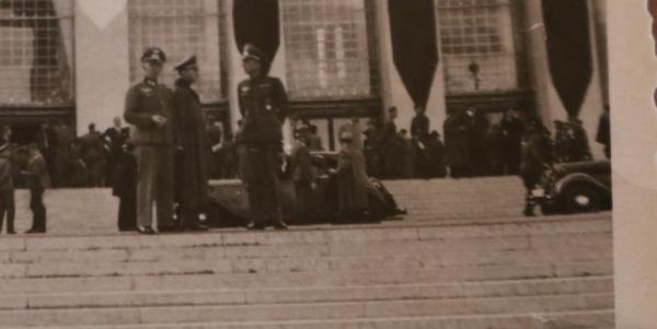 altes Foto - Gebäude - Ort ??  Ausstellung V-Zeichen - Deutschland siegt an allen Fronten